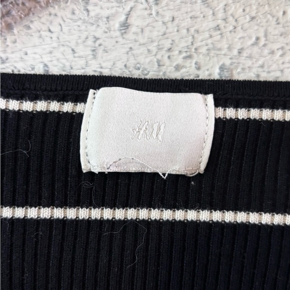 H&M Black Ribbed Knit Top - Picture 2 of 5